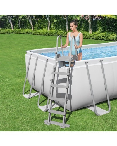 Escalera Piscina Alto 132 cm.